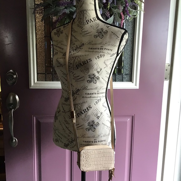 G.I.L.I. Ivory/Bone Crossbody - Picture 2 of 8